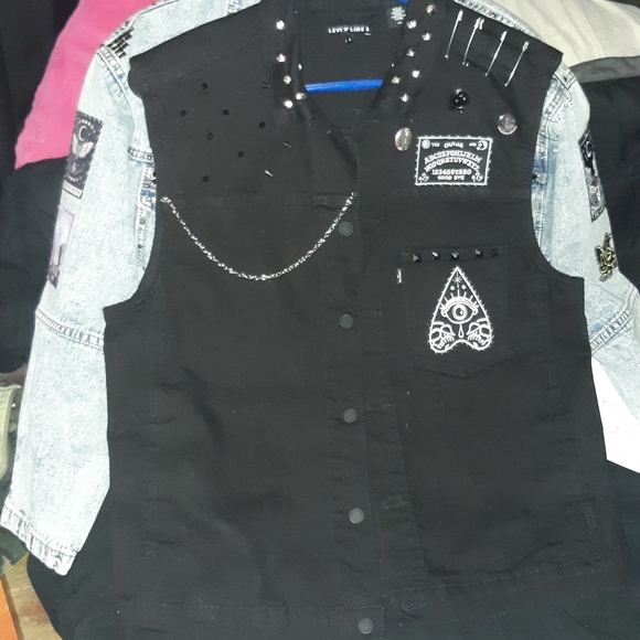 Upcoming!Quick update showing a few of the pieces to be photographed on the 15th - Picture 10 of 16